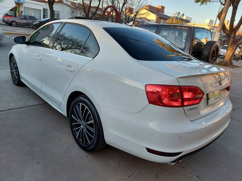 Imagen 2 de 14 de Volkswagen Vento 2.0 Tsi Sportline Dsg - Bi-xenon - 2014