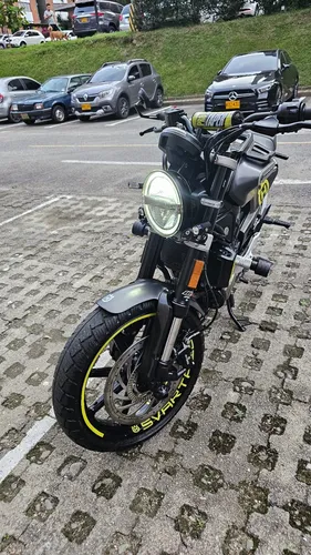 Husqvarna 200, Barras Invertidas,iluminación Led,frenos Abc,