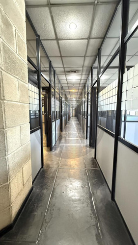 Depósito Con Oficinas 1900m2 En Alquiler - Barracas