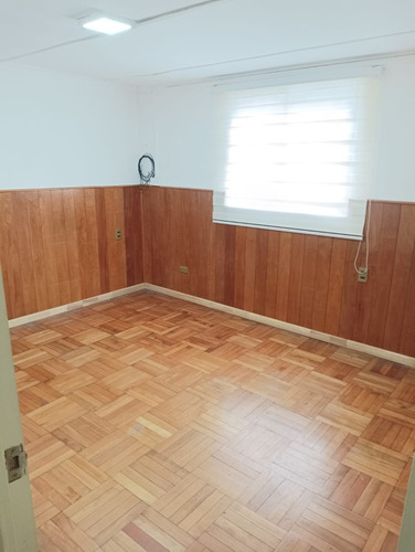 Arriendo Casa Remodelada 3 Dormitorios, 2 Baños, Patio