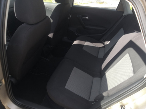 Imagen 12 de 14 de Volkswagen Vento 2018 1.6 Confortline Mt
