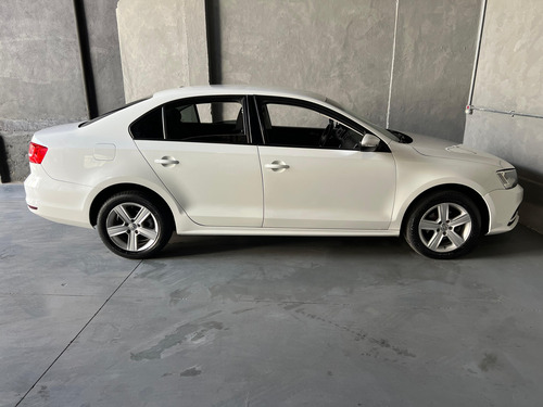 Volkswagen Jetta 2.0 Comfortline Flex Aut 4p