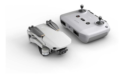 Mini drone DJI DJI002 Fly More Combo com câmera 4K branco 3 baterias