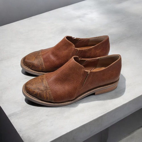 Zapato Cerrado Chato Cuero Punta Semi Fina Olivia I25 Suela 36