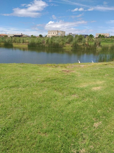 Imagen 4 de 12 de En Venta Lote A La Laguna En El Canton Orientacion Oeste