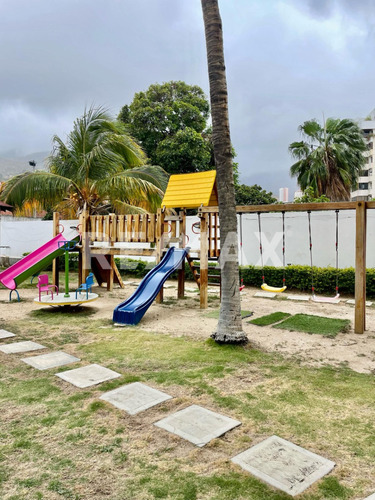 Venta Exclusivo Apartamento En Los Corales, Caraballeda, La Guaira, Vargas