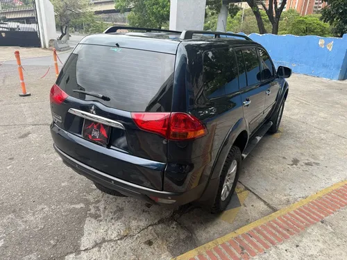 Mitsubishi Montero 2014