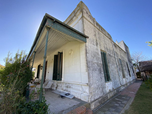 Imagen 23 de 30 de Casa De 5 Dormitorios A Reciclar En Venta Roldan Ideal Proyecto