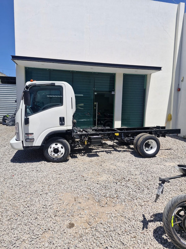 Isuzu Elf 400 Modelo 2013