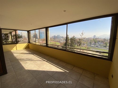 Departamento En Arriendo De 4 Dorm. En Las Condes
