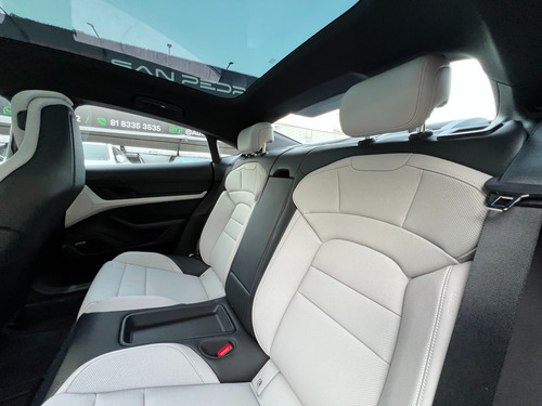 Porsche Taycan Base 2024