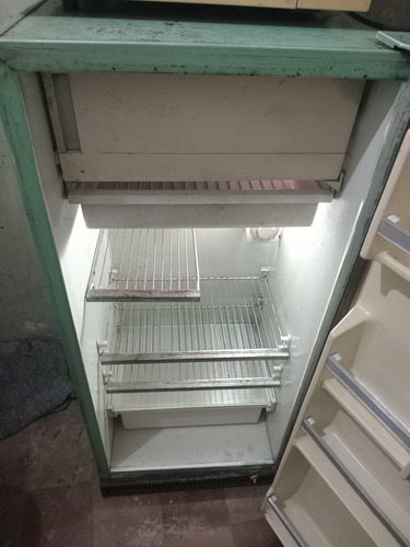 Heladera Antigua Con Congelador (Usado)
