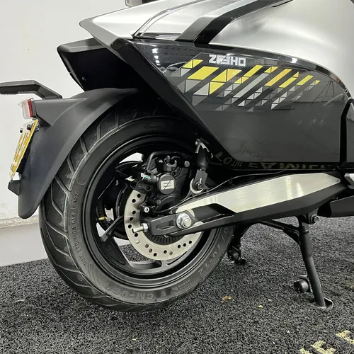 Cf Moto Zeeho Ae8+