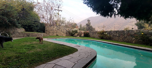 Casa En Venta De 7 Dorm. En Lo Barnechea
