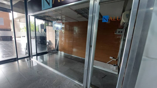 Imagen 2 de 5 de Remax Tempus En Alquiler Local Comercial Cc Cristal. 04141439498
