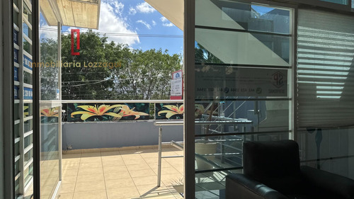 Oficinas En Renta Frente A Plaza Candiles, Corregidora, Querétaro