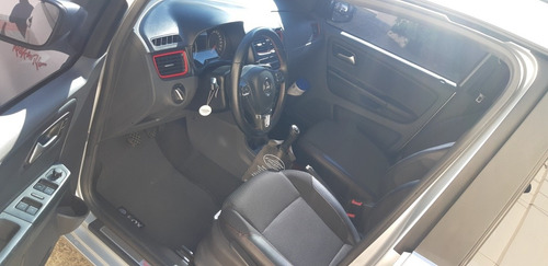 Imagem 9 de 10 de Volkswagen Fox 2014 1.6 Vht Rock In Rio Total Flex 5p