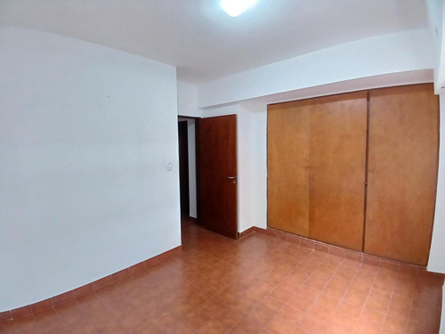 Alquiler 1 Dormitorios Amplio Con Balcón - Impecable