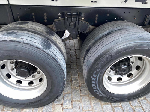 Imagem 8 de 11 de Volkswagen 24-280 Vtronic