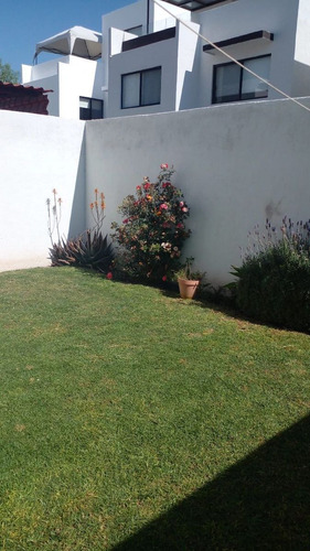 En Venta Casa En Santa Fe Juriquilla, Roof Garden, 4ta Recamara U Oficina..