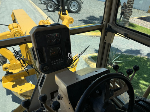Motoconformadora Caterpillar 140h 2003