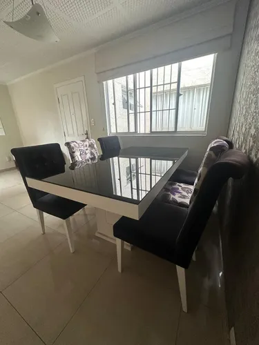 Mesa 6 Cadeiras E Aparador