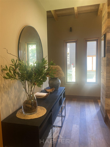 Casa En Venta De 4 Dorm. En Pucón