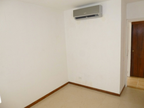 Imagen 19 de 28 de Excelente Apartamento Con Vista Panorámica, Muy Cómodo Y Amplio. 22-24299 Mrw