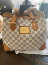 Love Bags Criciúma - NECESSAIRE LOUIS VUITTON - Primeira linha. . TAM P, M  e G . VÍDEO NOS DESTAQUES . FRETE GRÁTIS NAS COMPRAS A CIMA DE 250,00. .  NAS COMPRAS