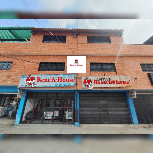 Raiza Suarez Vende Edificio Comercial En Pleno Centro Este De Barquisimeto -2  3  2 4 1  1  1- Con 290 Mts2 Y 2 Locales Comerciales En Plena Calle Principal De 50 Mts Cada Uno Con Sus Baños Y Oficinas