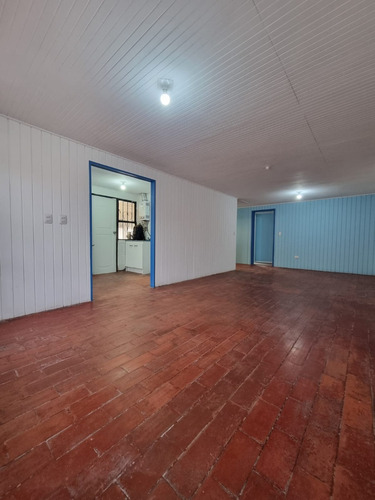 Casa Ubicada En Villa Los Héroes.