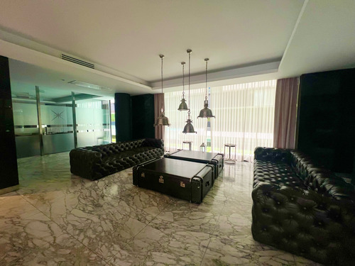 Venta De Excelente 2 Ambientes C/ Amenities Y Cochera En Puerto Madero