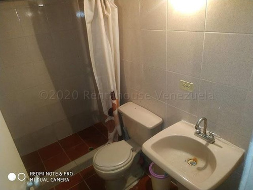 Imagen 12 de 28 de En Venta Hermoso Townhouse En Rio Chico Urbanizacion La Popita