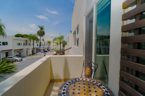 Casa Sola En Fraccionamiento Exclusivo Palmira Cuernavaca