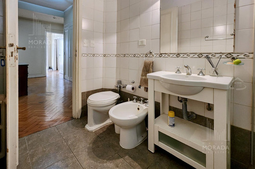 Venta Departamento Semipiso 5 Amb. Con Baulera En Recoleta