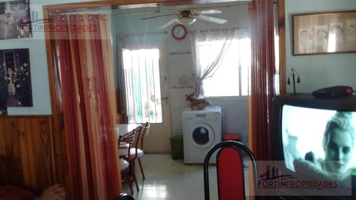 Imagen 2 de 17 de Venta Galpón / Casa - 30 E/ 41 Y 42 - La Plata