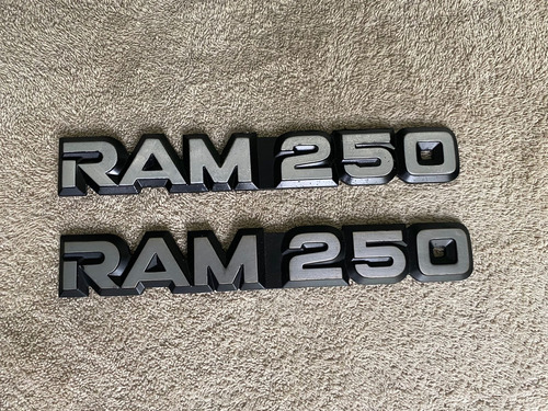 Par De Emblemas Dodge Ram 250 Originales Con Detalle
