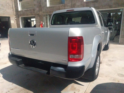 Imagen 10 de 16 de Volkswagen Amarok Comfortline 4x2 Mt 2022 0 Km En Stock Kb