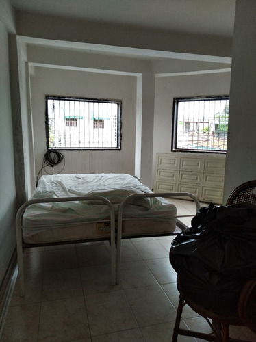 Imagen 3 de 11 de Vendo Práctico Edificio Residencial Con Un Local Comercial A Estrenar, Urb. Coromoto, Maracay.