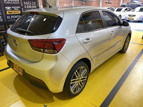 Imagen 11 de 25 de Kia Rio Vibrant