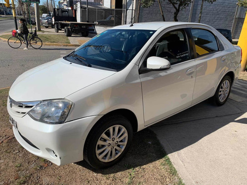 Imagen 2 de 17 de Toyota Etios 2016 1.5 Sedan Xls