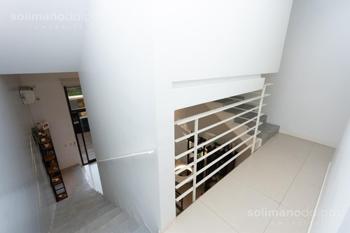 Imagen 18 de 30 de Único Triplex Tipo Casa -cochera Y Patio Con Parrilla - La Lucila