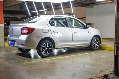 Renault Logan 1.6 Privilege / Intens