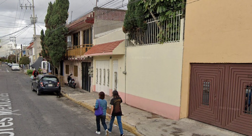 Casa En Veta En Calle Flores Mexicanas En Colonia Benito Juárez En Cdad. Nezahualcóyotl Ajrj