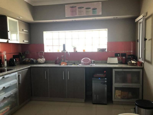 Imagen 10 de 30 de Casa En Venta - Zona Ituzaingo - 4 Ambientes En Lote Propio - Impecable Estado