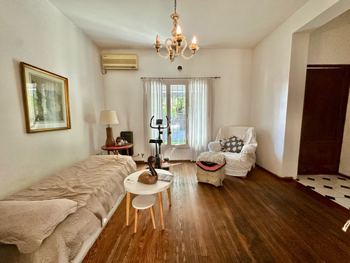 Casa - 3 Ambientes - Servicios - Excelente Ubicacion