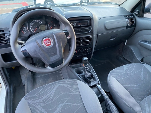 Imagem 6 de 10 de Fiat Strada 1.4 Cs Working Celebration Manual