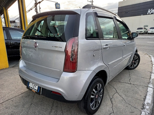 Imagem 5 de 18 de Fiat Idea 2012 1.4 Attractive Flex 5p