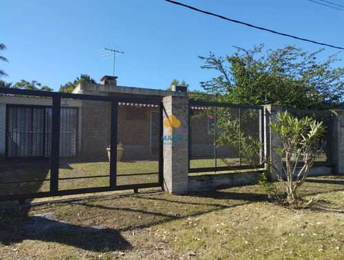Alquiler Anual, Casa De 3 Dormitorios Con Piscina, Pinares Atlántida