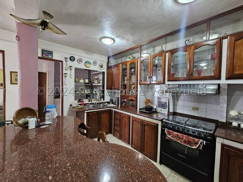 Gbf 25-15344 Turmero Centro Vendo Bella Casa Con Terreno Contácteme Ya.
